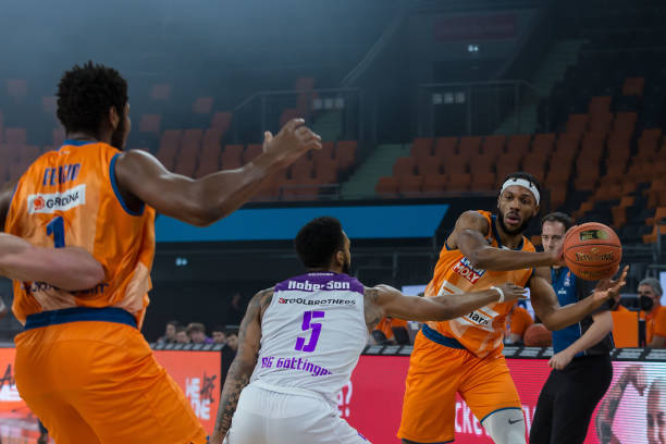 一个对双方 一个对双方